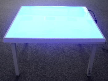 Stolik z podświetlanym blatem, zmiana barwy + pilot