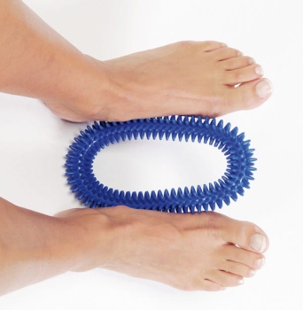 SENSORYCZNE RINGO Z KOLCAMI GYMNIC AKU RING