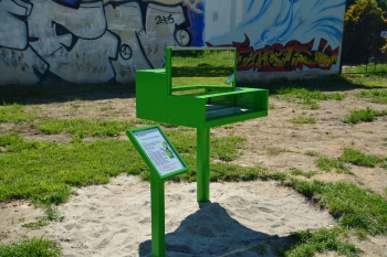 Park Doświadczeń i Edukacji  -  LUSTRZANY LABIRYNT