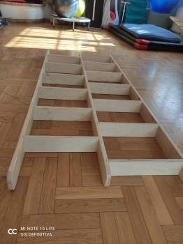 DRABINKA LEŻĄCA DO NAUKI CHODZENIA