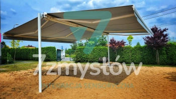 Elektryczna osłona przeciwsłoneczna 7 × 5,4 m z montażem – 7 Zmysłów
